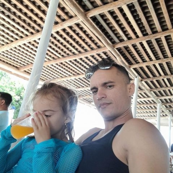 Meet your Posher, Alejandro - Picture 1 of 1